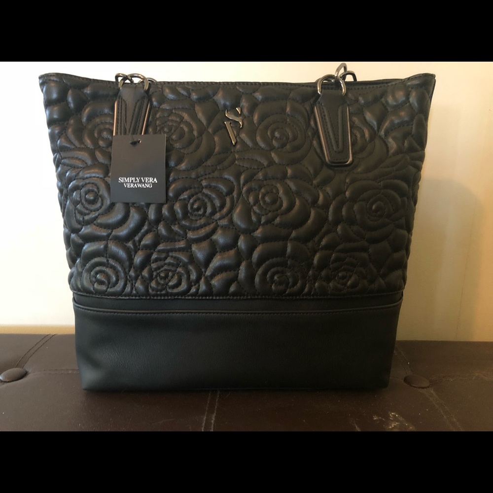 Simply Vera beautiful black handbag